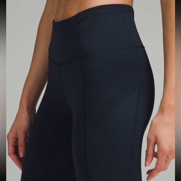 Lululemon Fast and Free High Rise Tights 25” in True Navy - Picture 5 of 5